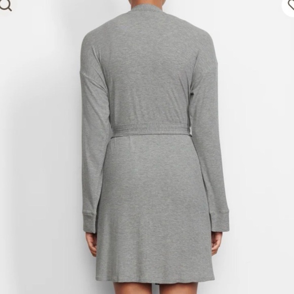 Skims Soft Lounge Robe - Picture 2 of 9